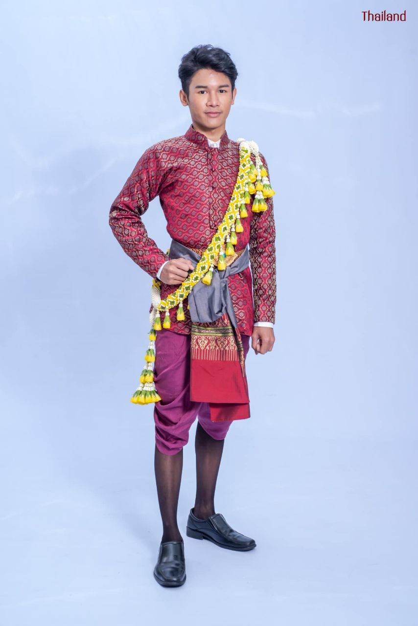 มาลัยครุย “Malai Krui” and Thai traditional costume in the reign of King Rama V | THAILAND 🇹🇭