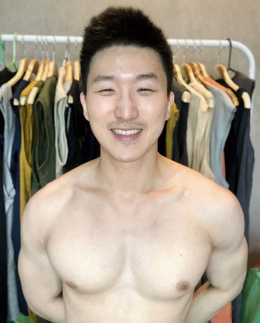 ผู้ชาย นมสวย {24}