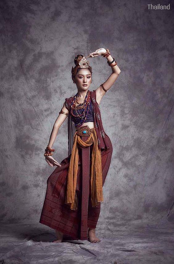ทวารวดี -The Outfit of Dvaravati Era | THAILAND 🇹🇭