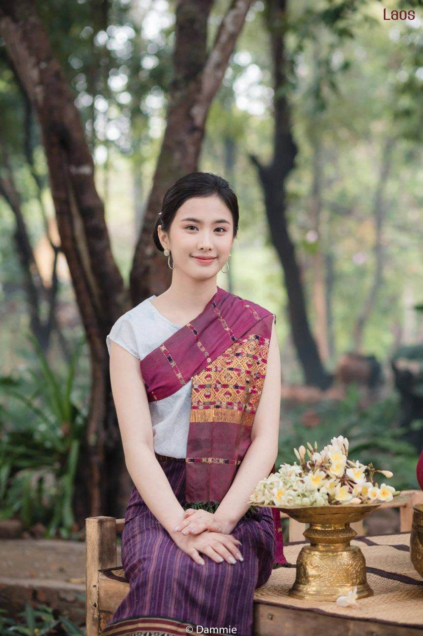 "ສະບາຍດີປີໃຫມ່ລາວ 2021" and "ຜູ້ໄທ" Phu-Tai ethnic | LAOS 🇱🇦