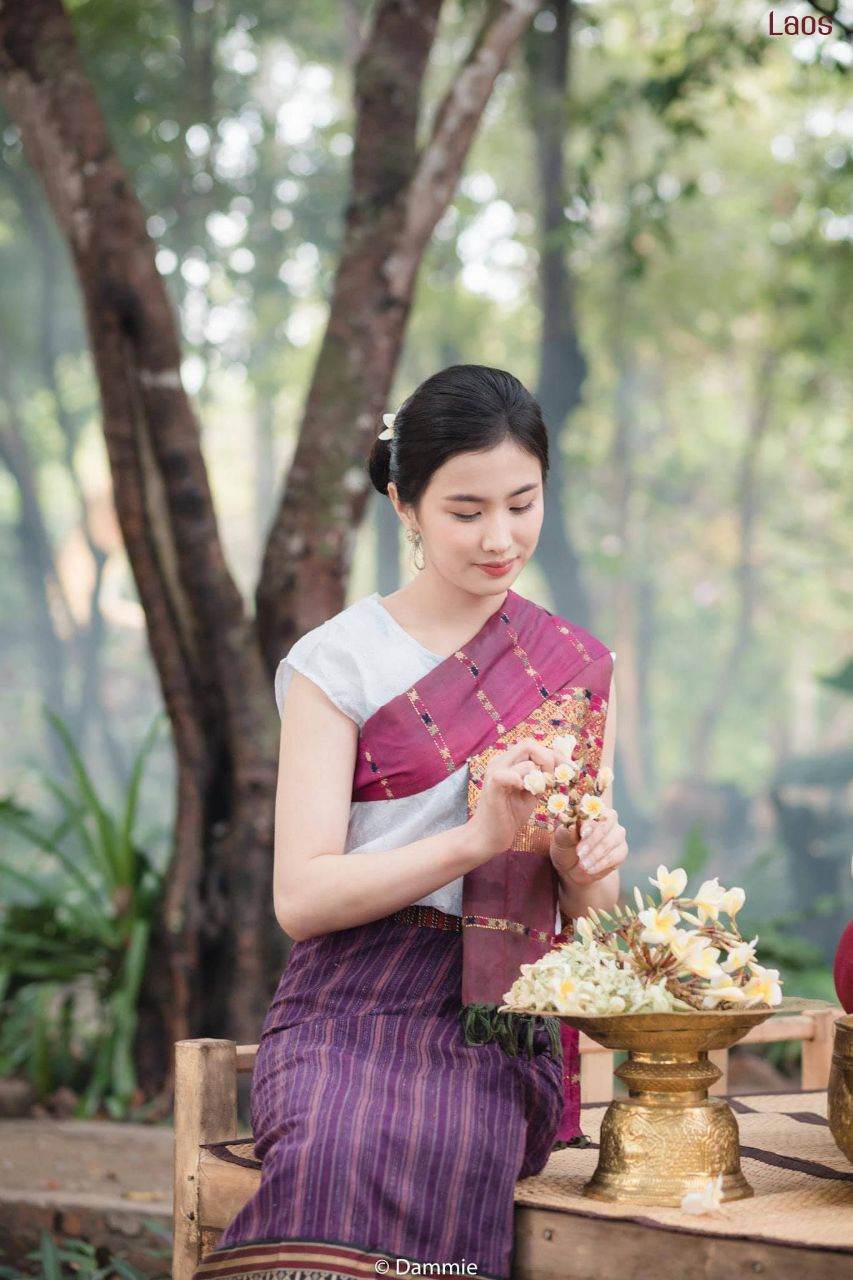 "ສະບາຍດີປີໃຫມ່ລາວ 2021" and "ຜູ້ໄທ" Phu-Tai ethnic | LAOS 🇱🇦