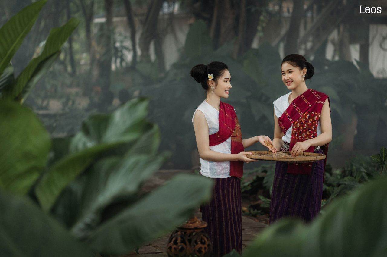 "ສະບາຍດີປີໃຫມ່ລາວ 2021" and "ຜູ້ໄທ" Phu-Tai ethnic | LAOS 🇱🇦