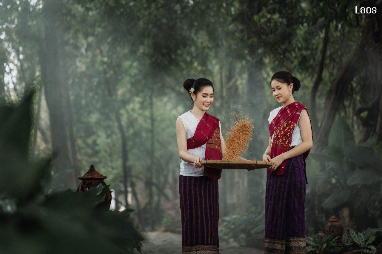"ສະບາຍດີປີໃຫມ່ລາວ 2021" and "ຜູ້ໄທ" Phu-Tai ethnic | LAOS 🇱🇦