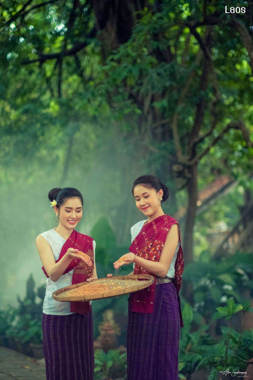 "ສະບາຍດີປີໃຫມ່ລາວ 2021" and "ຜູ້ໄທ" Phu-Tai ethnic | LAOS 🇱🇦