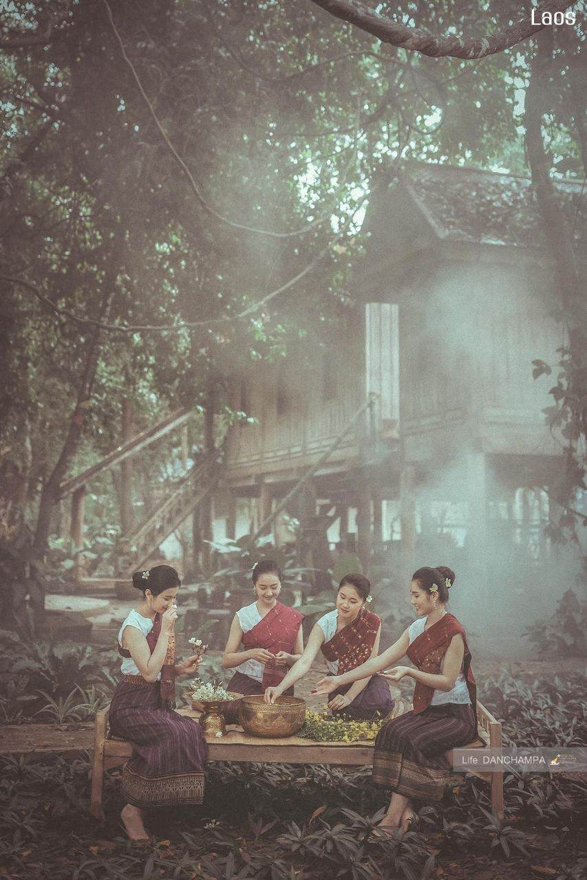 "ສະບາຍດີປີໃຫມ່ລາວ 2021" and "ຜູ້ໄທ" Phu-Tai ethnic | LAOS 🇱🇦
