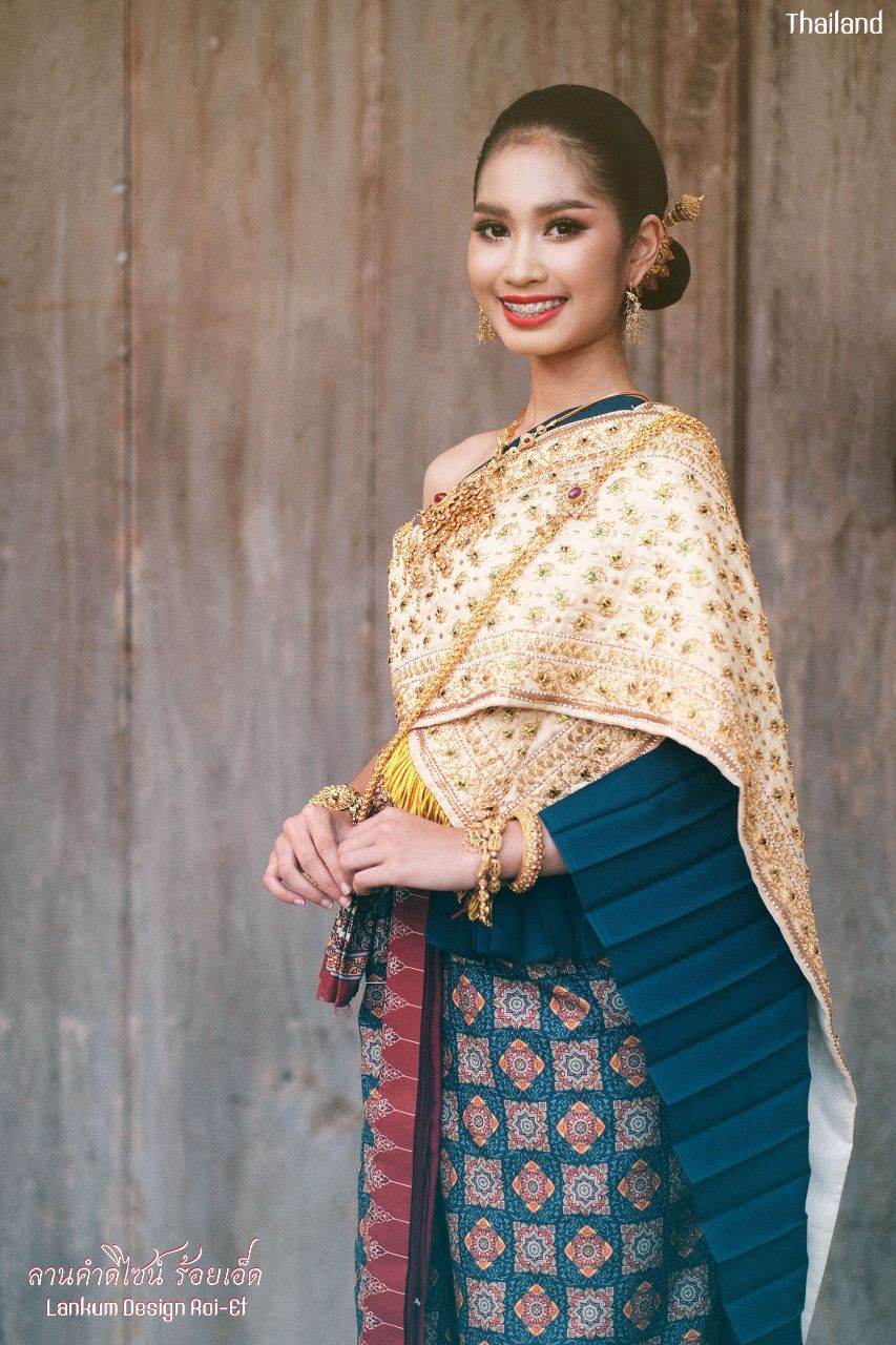 Thai Wedding Dress by Lankum design Roi-Et | THAILAND 🇹🇭
