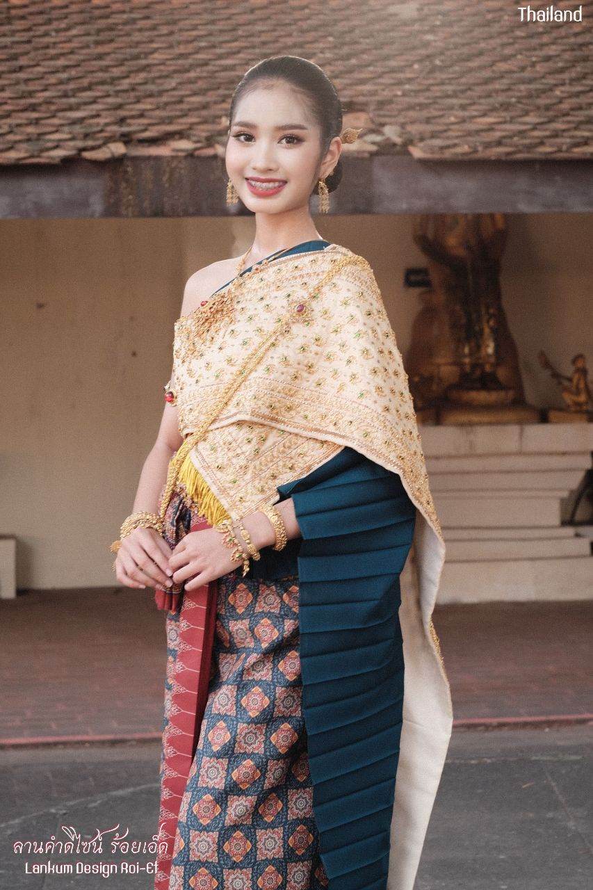 Thai Wedding Dress by Lankum design Roi-Et | THAILAND 🇹🇭