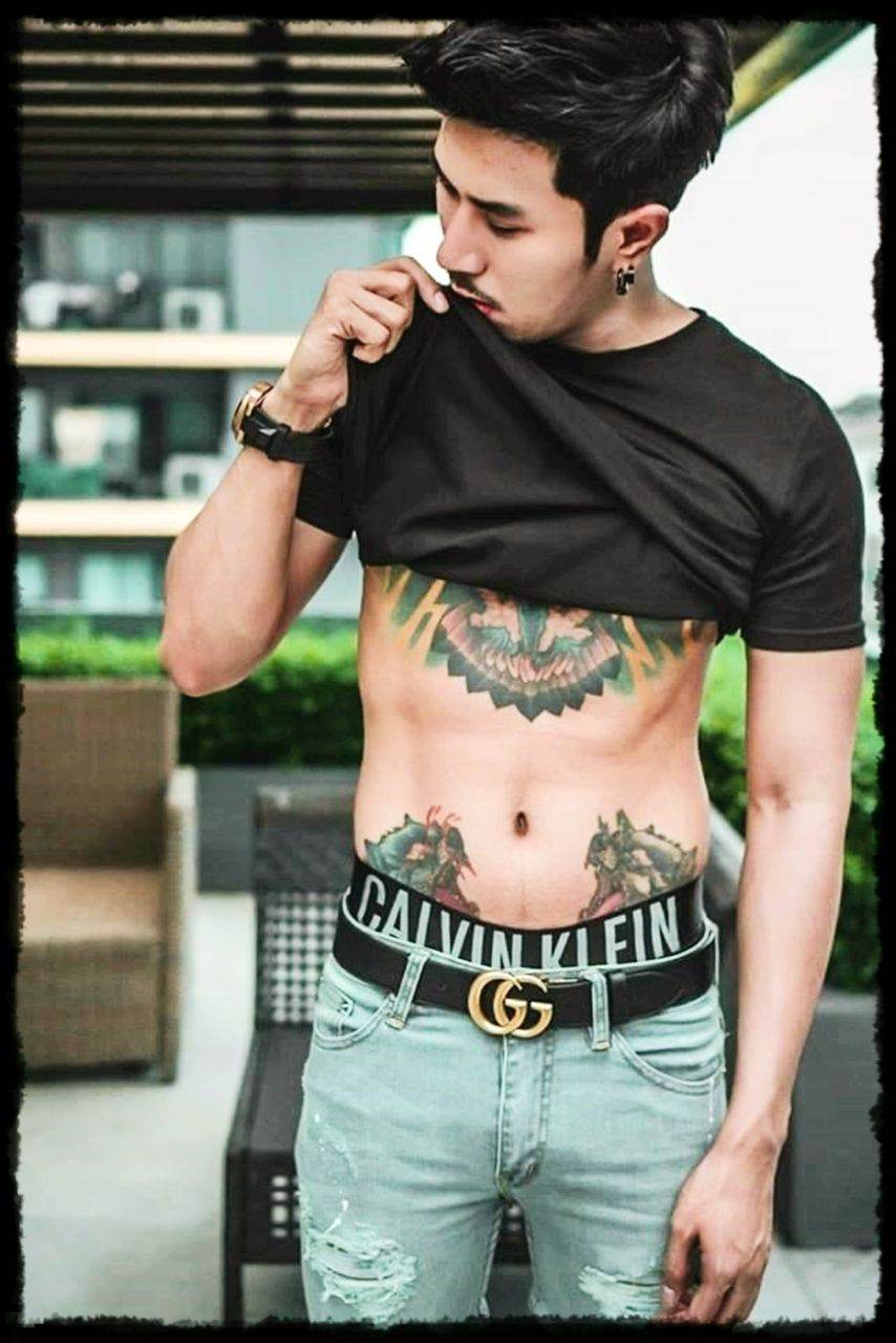 เที่ยงเตียงเอี๊ยดอ๊าด