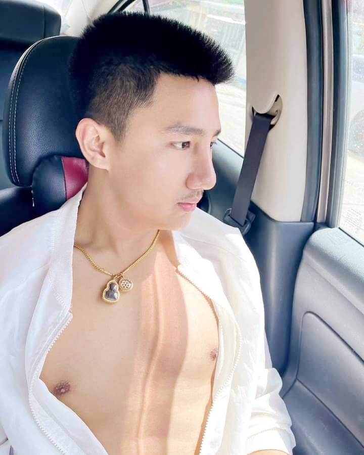เที่ยงเตียงเอี๊ยดอ๊าด