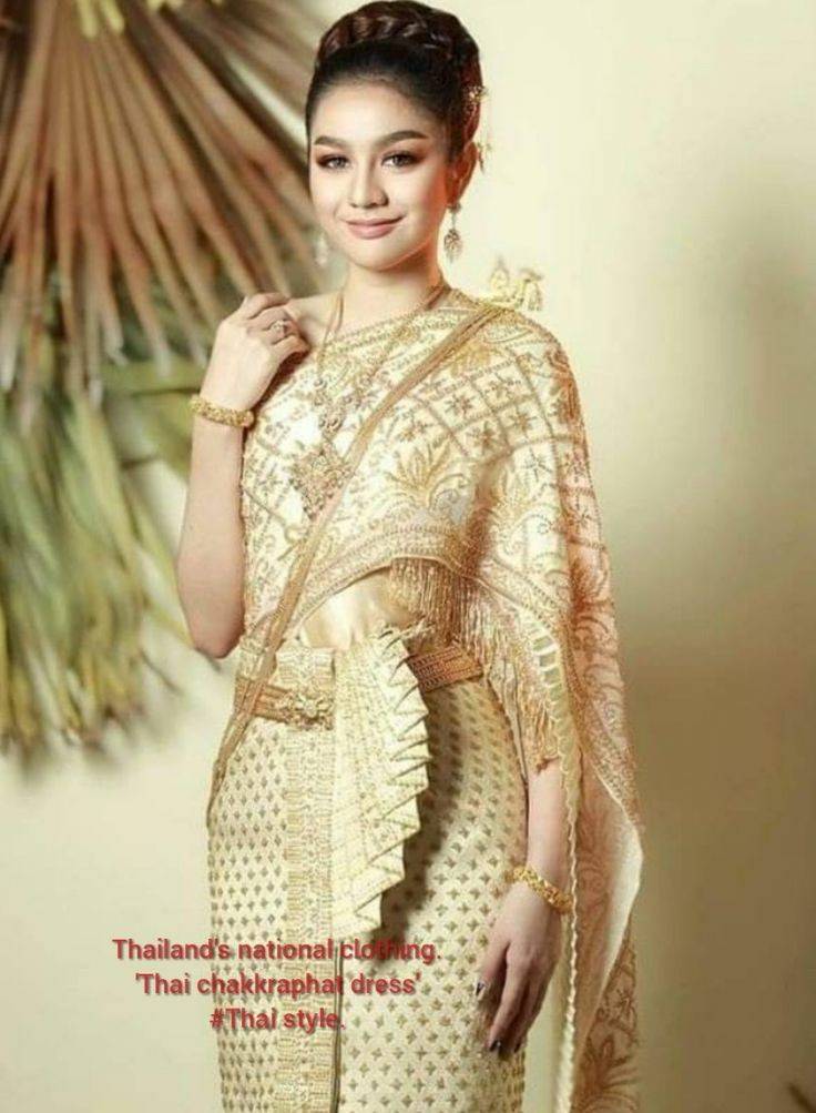 Thai dress in Cambodia