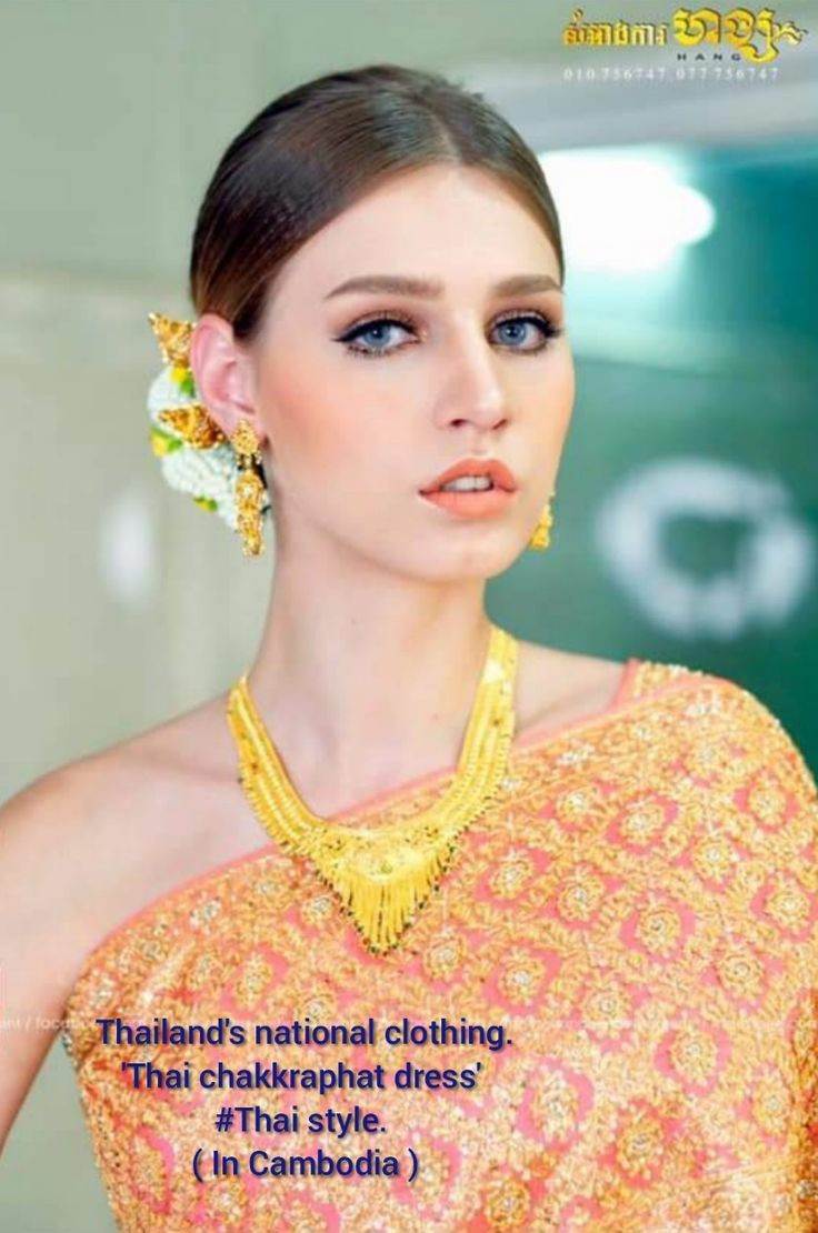 Thai dress in Cambodia