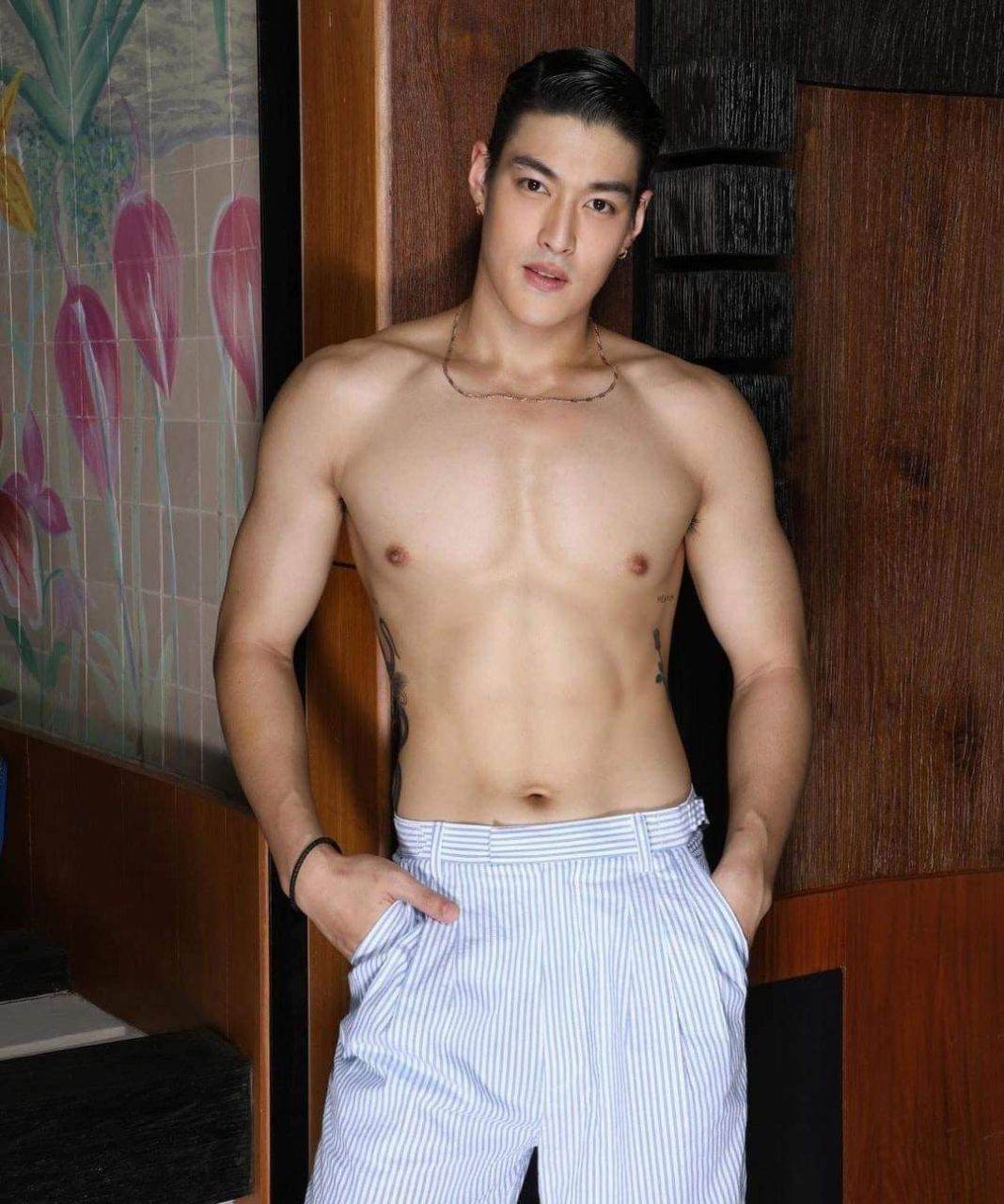 อยากโดนกระทิงพุ่งชน