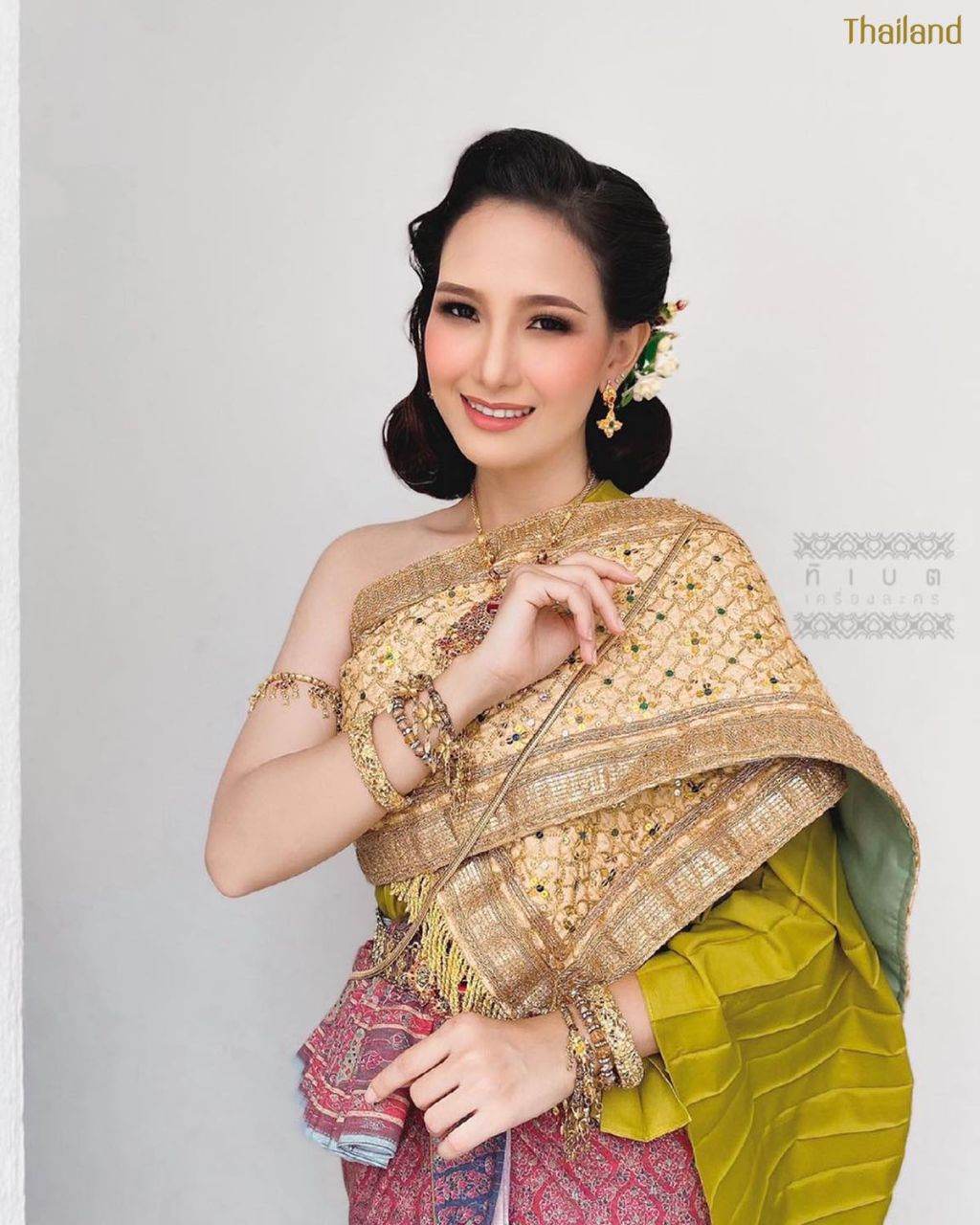 THAI DRESS, ชุดไทย: THAI NATIONAL COSTUME | THAILAND 🇹🇭