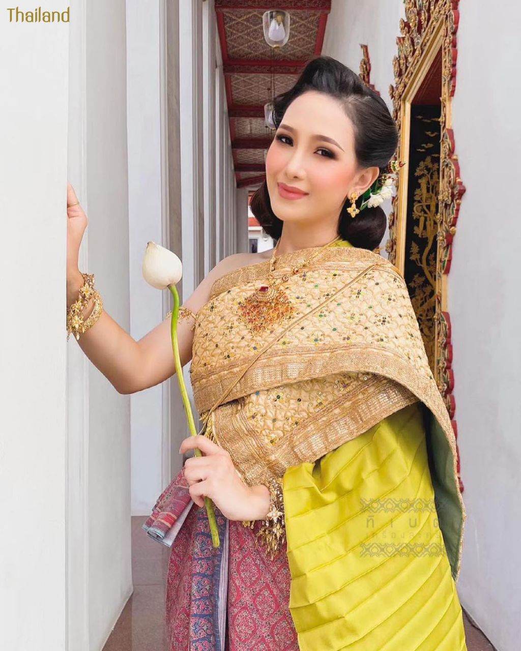 THAI DRESS, ชุดไทย: THAI NATIONAL COSTUME | THAILAND 🇹🇭