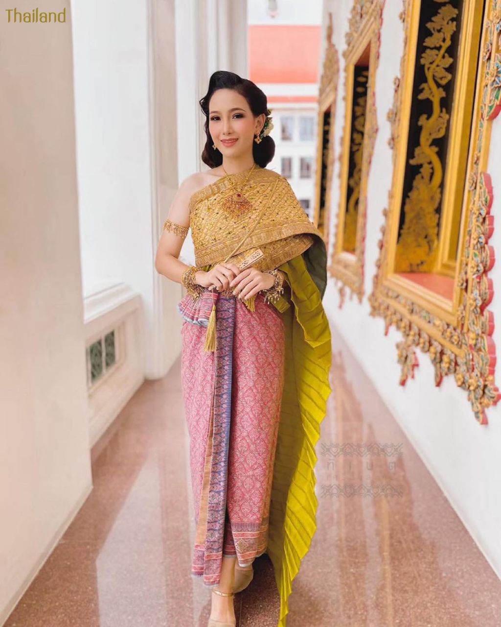 THAI DRESS, ชุดไทย: THAI NATIONAL COSTUME | THAILAND 🇹🇭