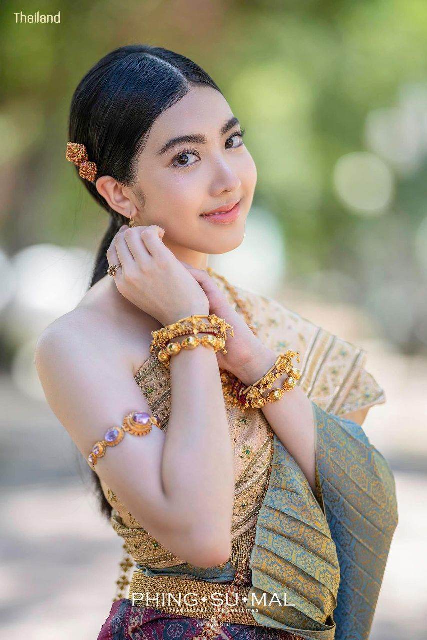 THAI DRESS, ชุดไทย: THAI NATIONAL COSTUME | THAILAND 🇹🇭
