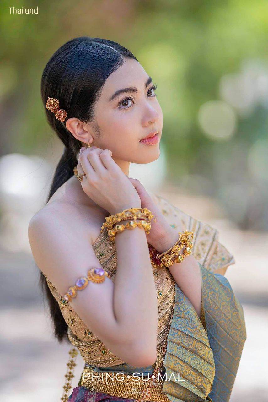 THAI DRESS, ชุดไทย: THAI NATIONAL COSTUME | THAILAND 🇹🇭