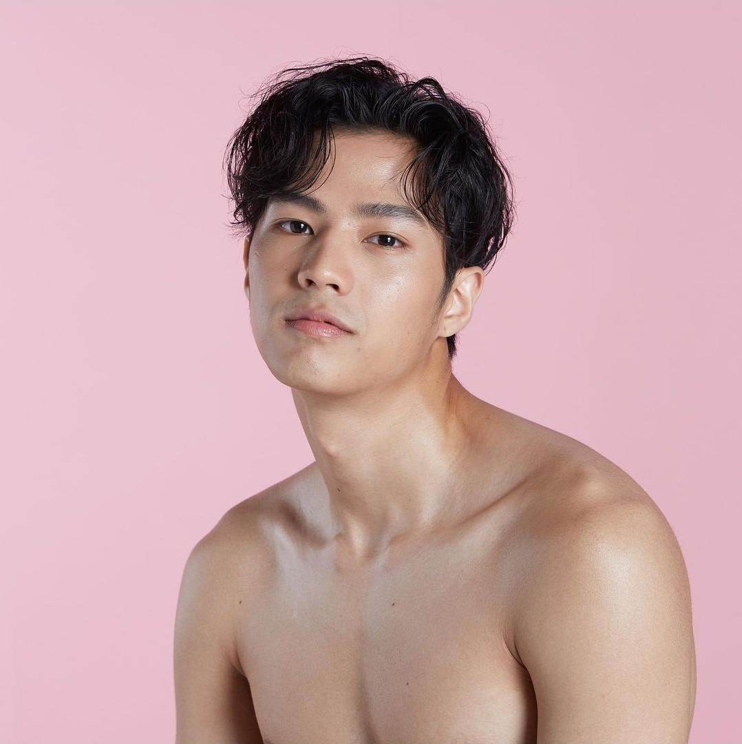 ส่องหุ่นแซ่บ "แบงค์ ธิติ" เห็นแล้วละลายสุดๆ