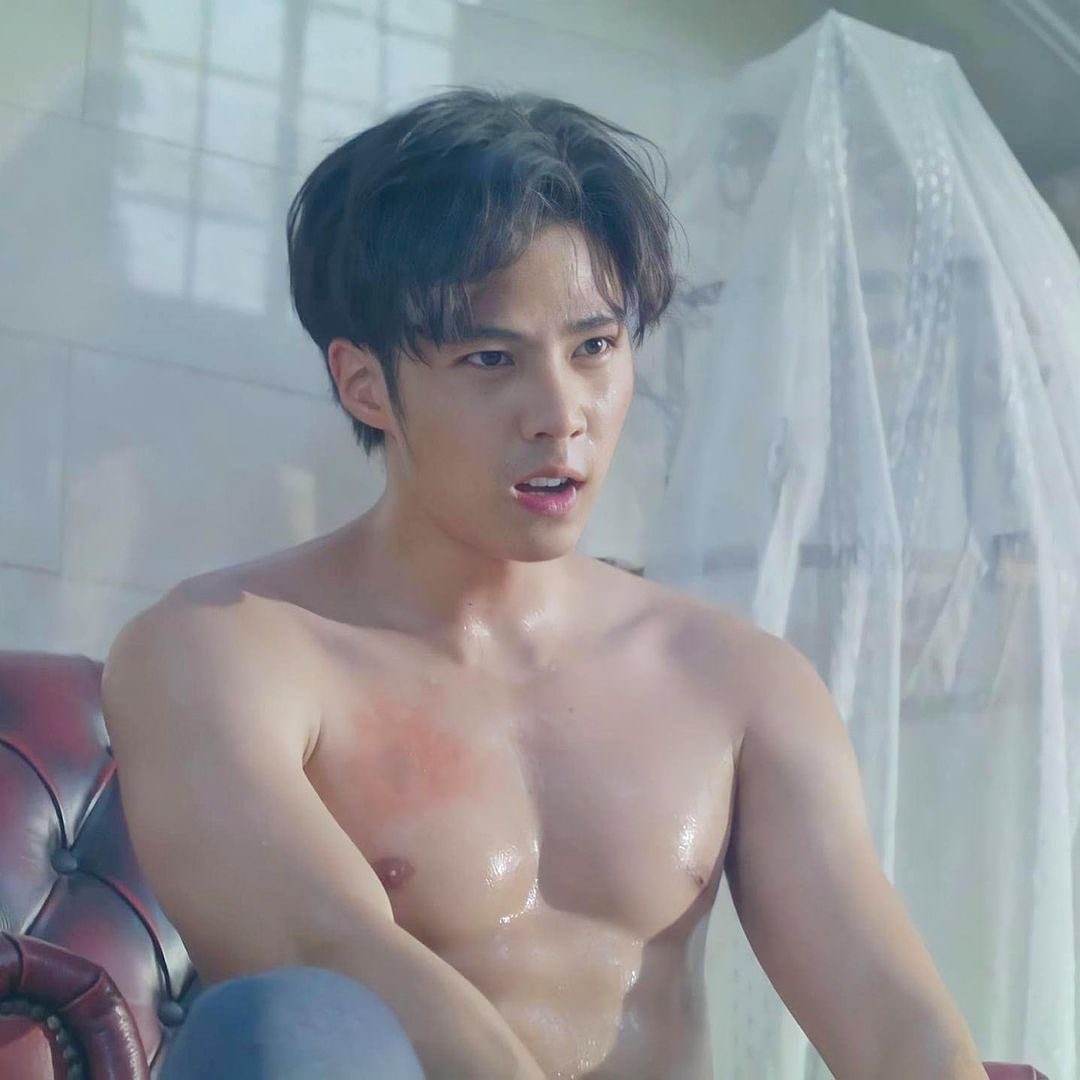 ส่องหุ่นแซ่บ "แบงค์ ธิติ" เห็นแล้วละลายสุดๆ