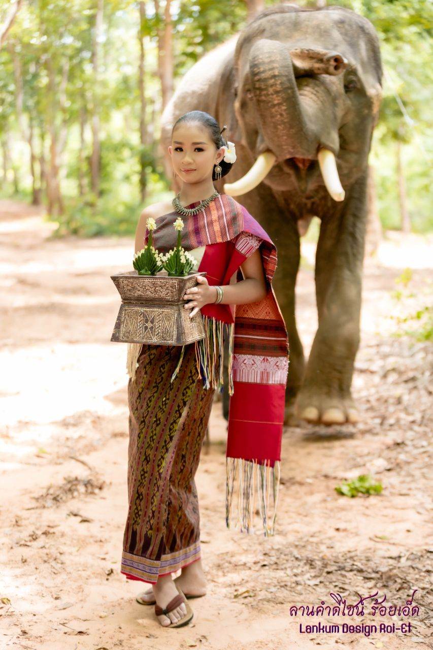 I-san Traditional Dress, Northeastern | THAILAND 🇹🇭