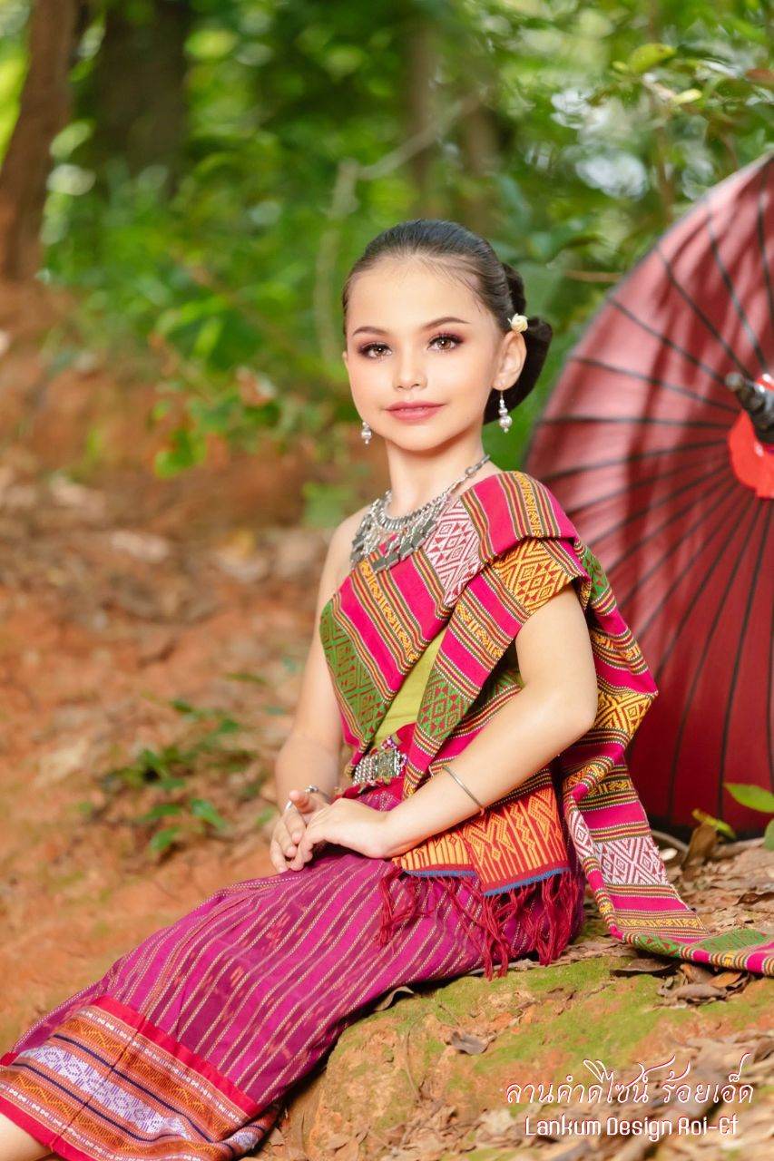I-san Traditional Dress, Northeastern | THAILAND 🇹🇭