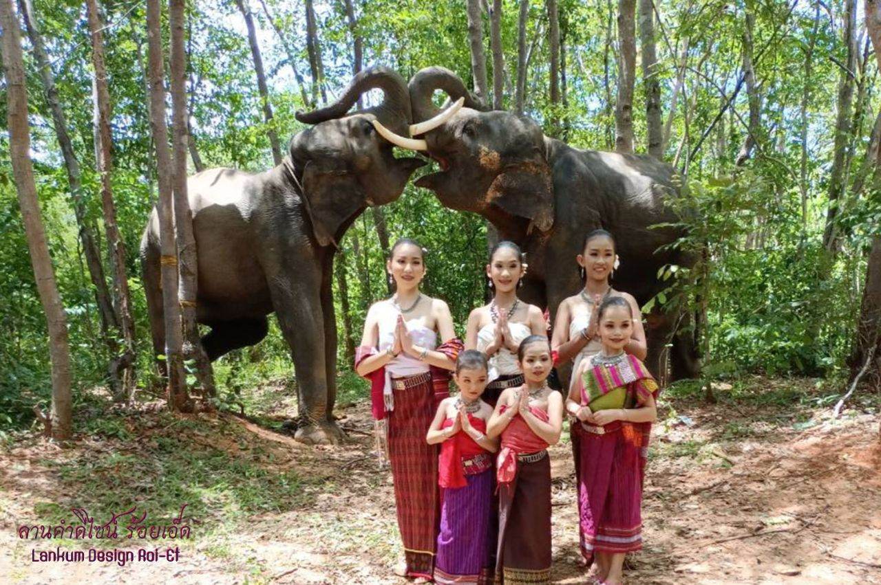 I-san Traditional Dress, Northeastern | THAILAND 🇹🇭