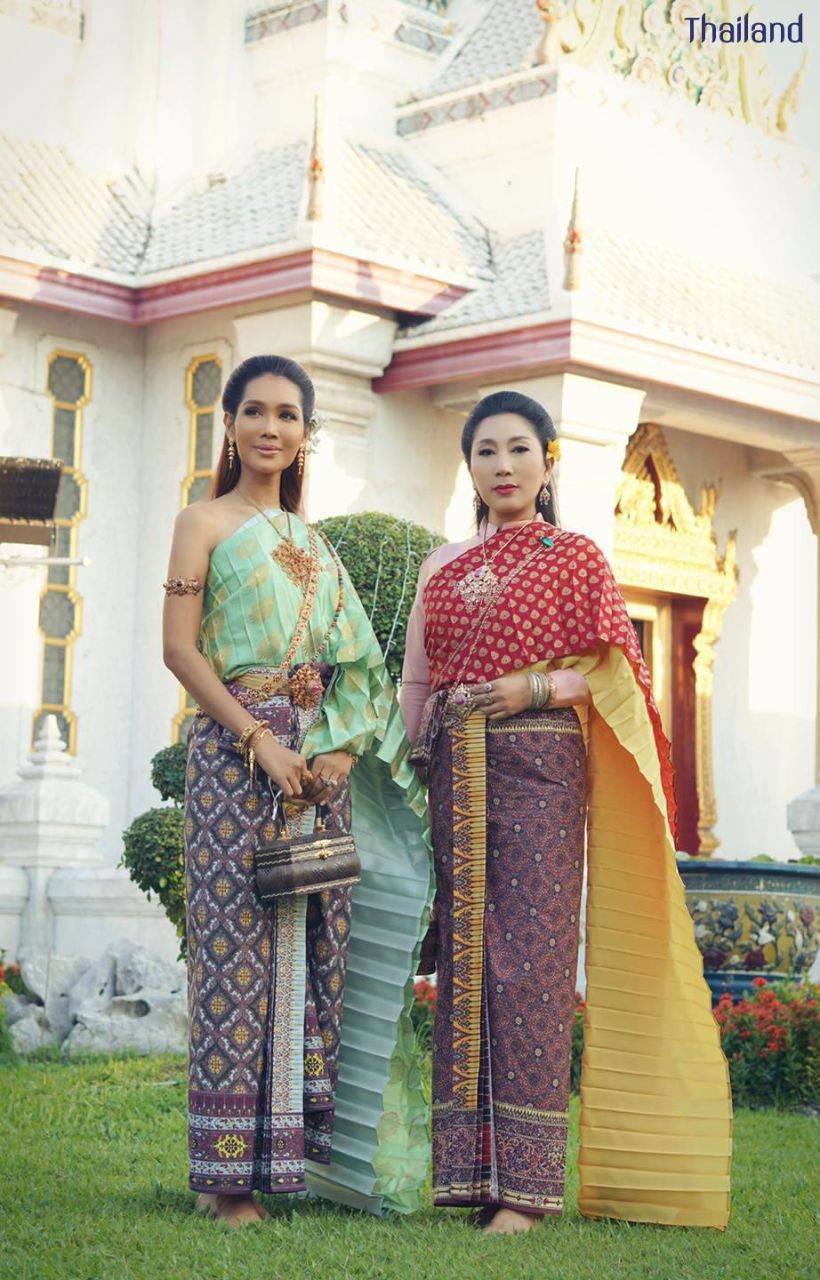 Thai Traditional Dress: ผ้าลายอย่าง | THAILAND 🇹🇭