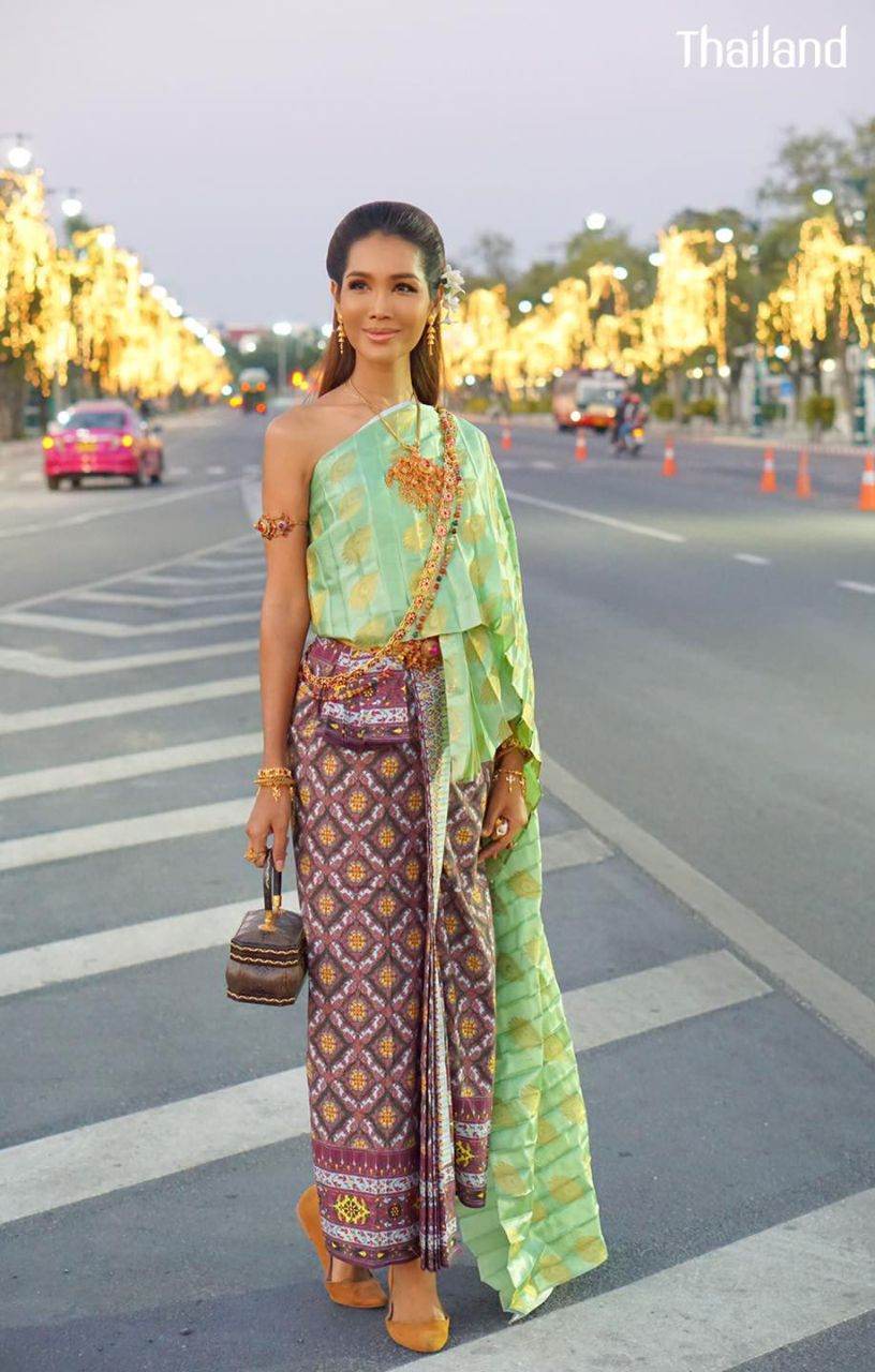 Thai Traditional Dress: ผ้าลายอย่าง | THAILAND 🇹🇭