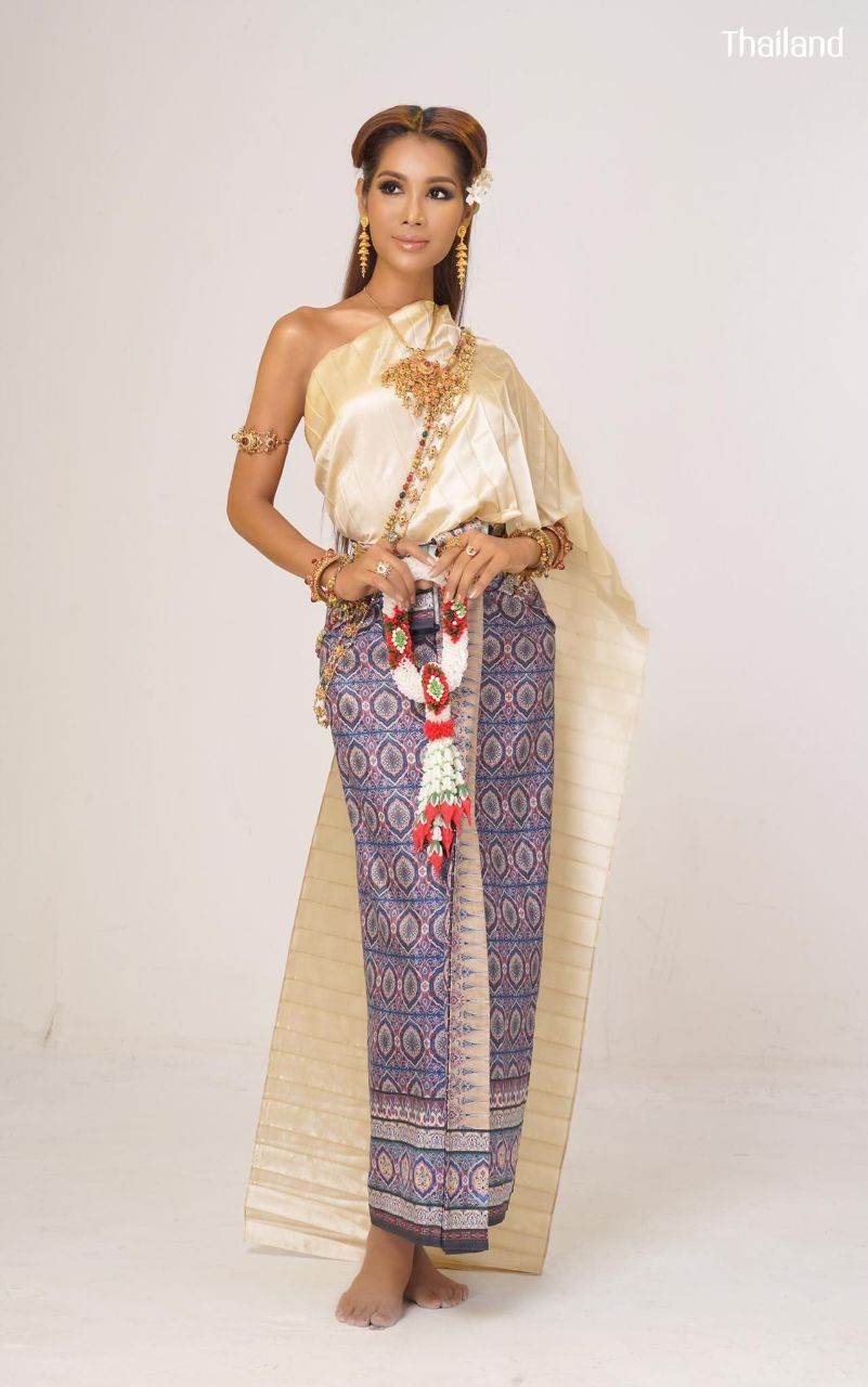 Thai Traditional Dress: ผ้าลายอย่าง | THAILAND 🇹🇭