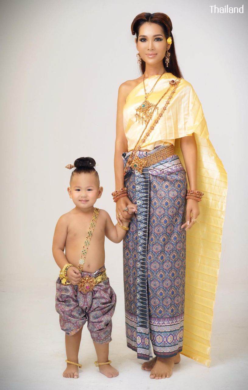 Thai Traditional Dress: ผ้าลายอย่าง | THAILAND 🇹🇭