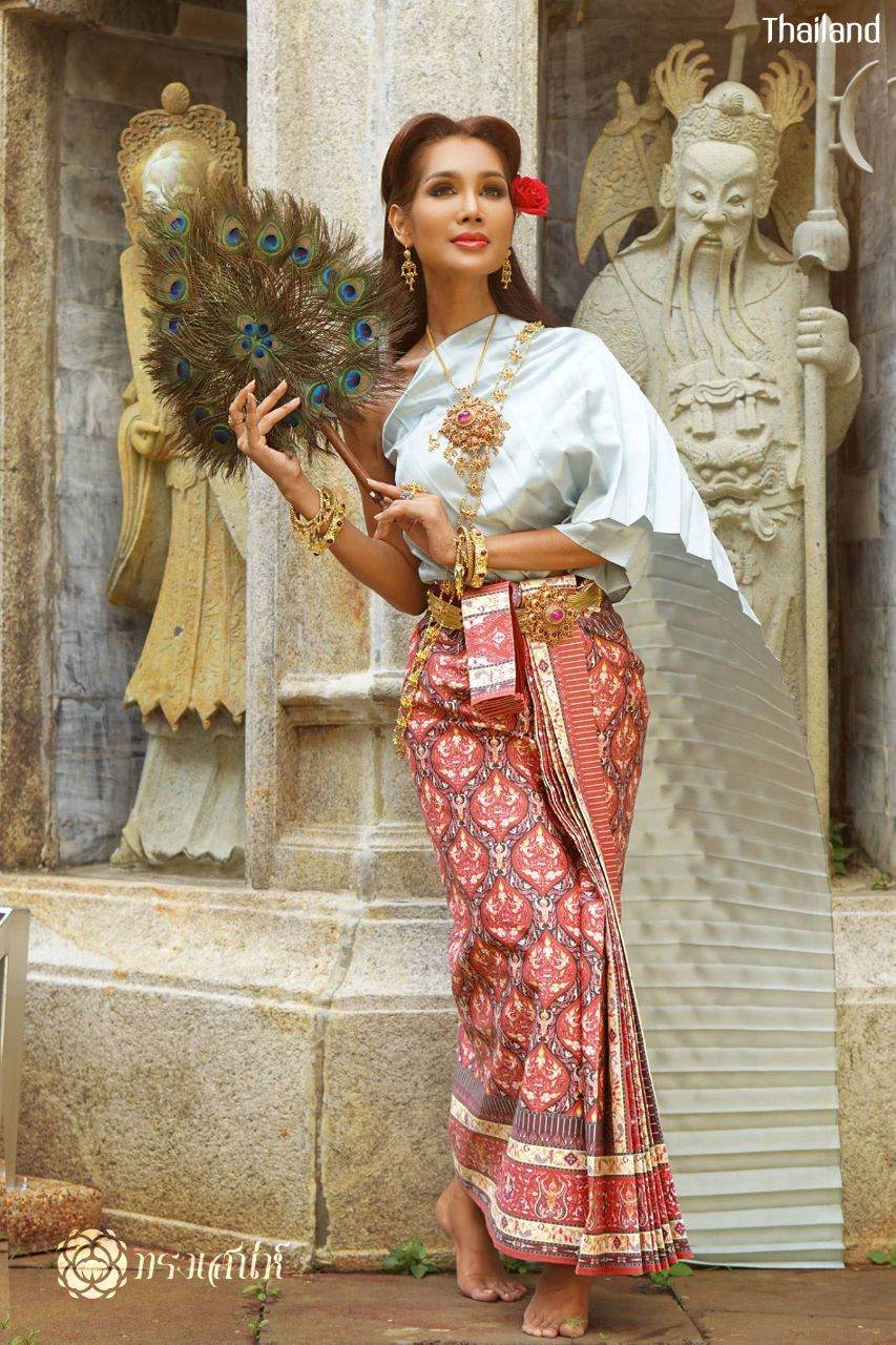 Thai Traditional Dress: ผ้าลายอย่าง | THAILAND 🇹🇭