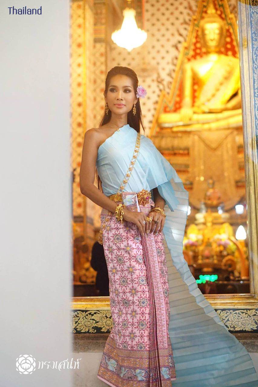 Thai Traditional Dress: ผ้าลายอย่าง | THAILAND 🇹🇭
