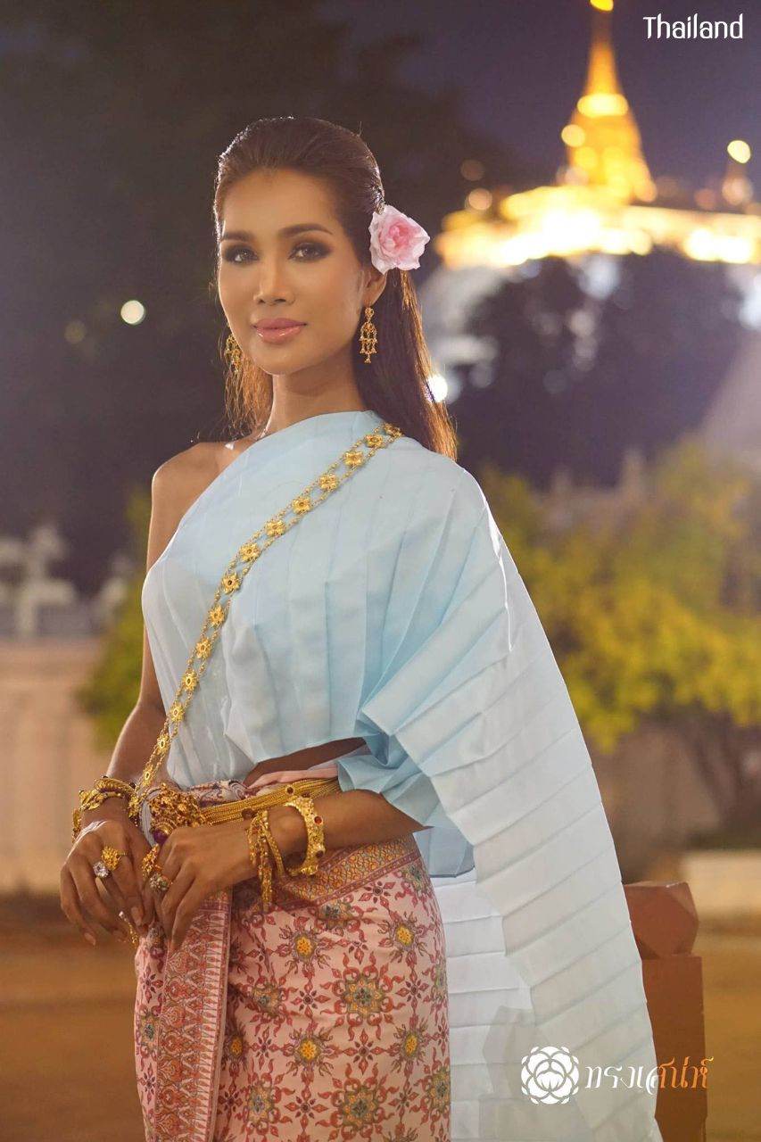 Thai Traditional Dress: ผ้าลายอย่าง | THAILAND 🇹🇭
