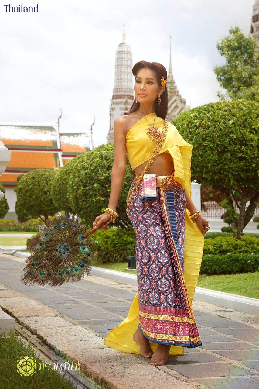 Thai Traditional Dress: ผ้าลายอย่าง | THAILAND 🇹🇭