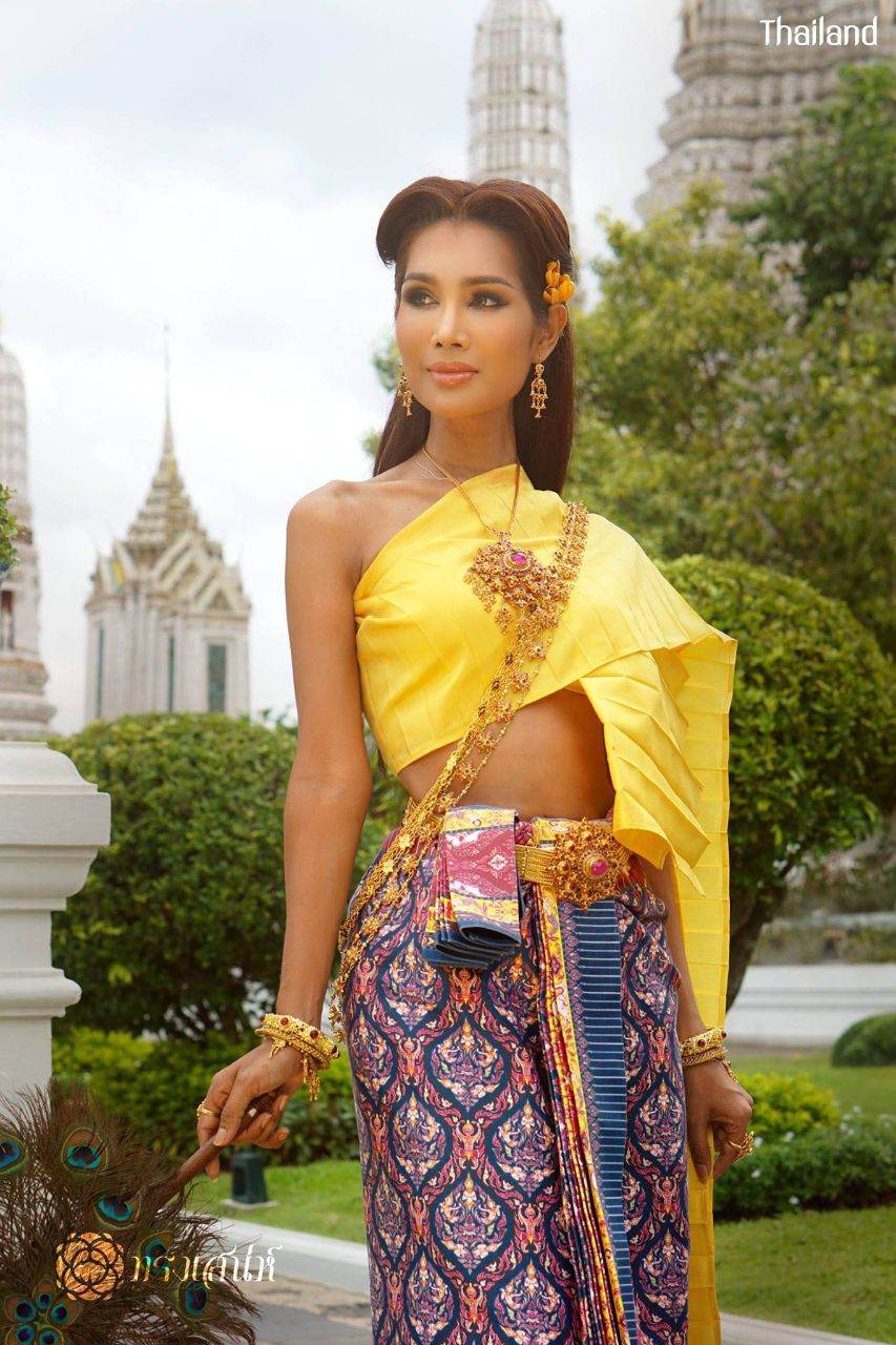 Thai Traditional Dress: ผ้าลายอย่าง | THAILAND 🇹🇭