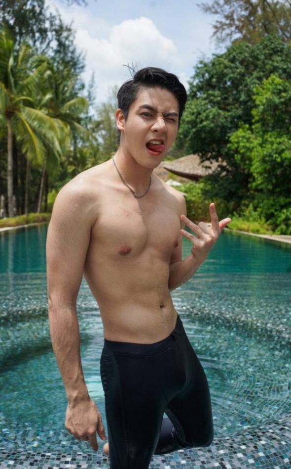 แซ่บร้อน!.นายเฟย ธีรวัฒน์