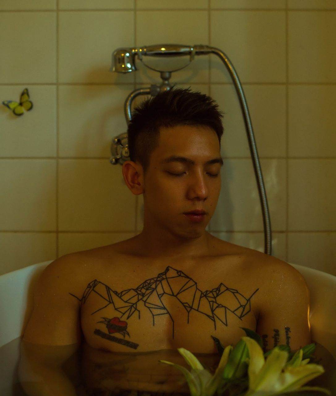หนุ่มหล่อขึ้นปก 1023.2