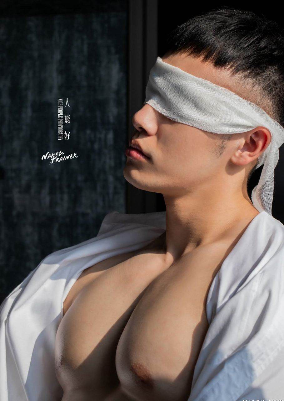 หนุ่มหล่อขึ้นปก 1027.1