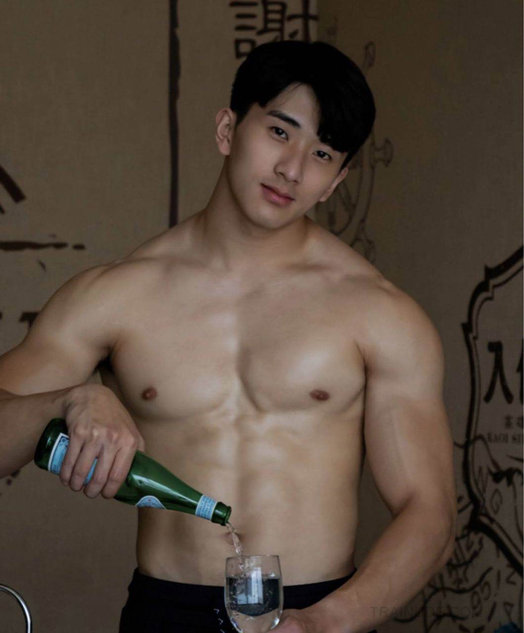 หนุ่มหล่อขึ้นปก 1027.1