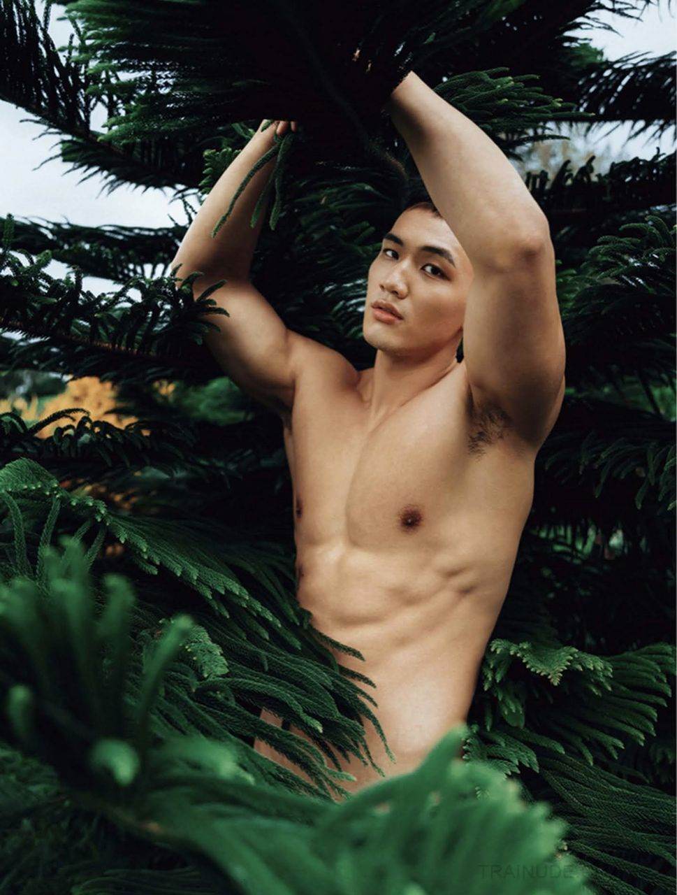 หนุ่มหล่อขึ้นปก 1028.1