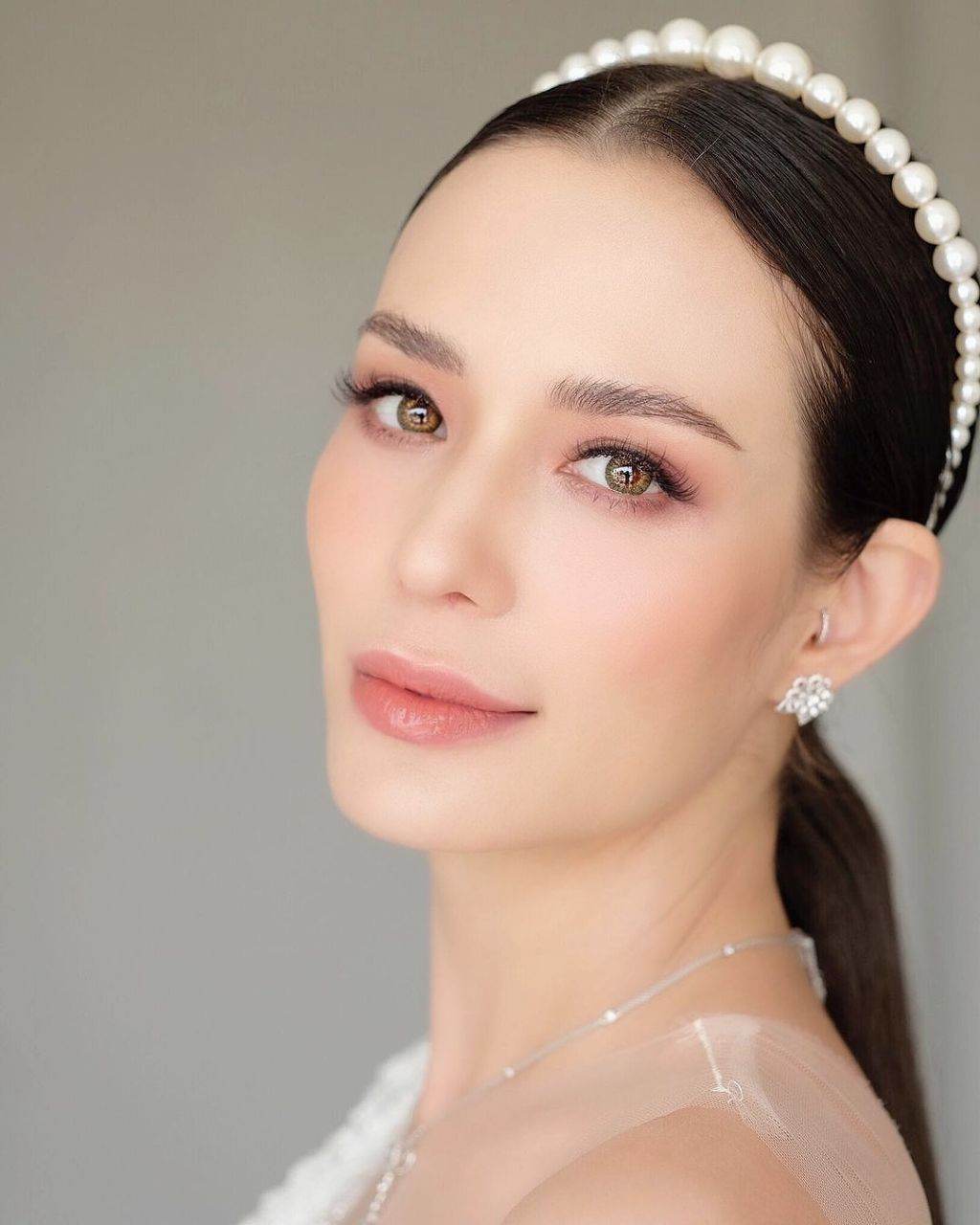 ซูซี่ สุษิรา เรื่อง เพลิงสีรุ้ง