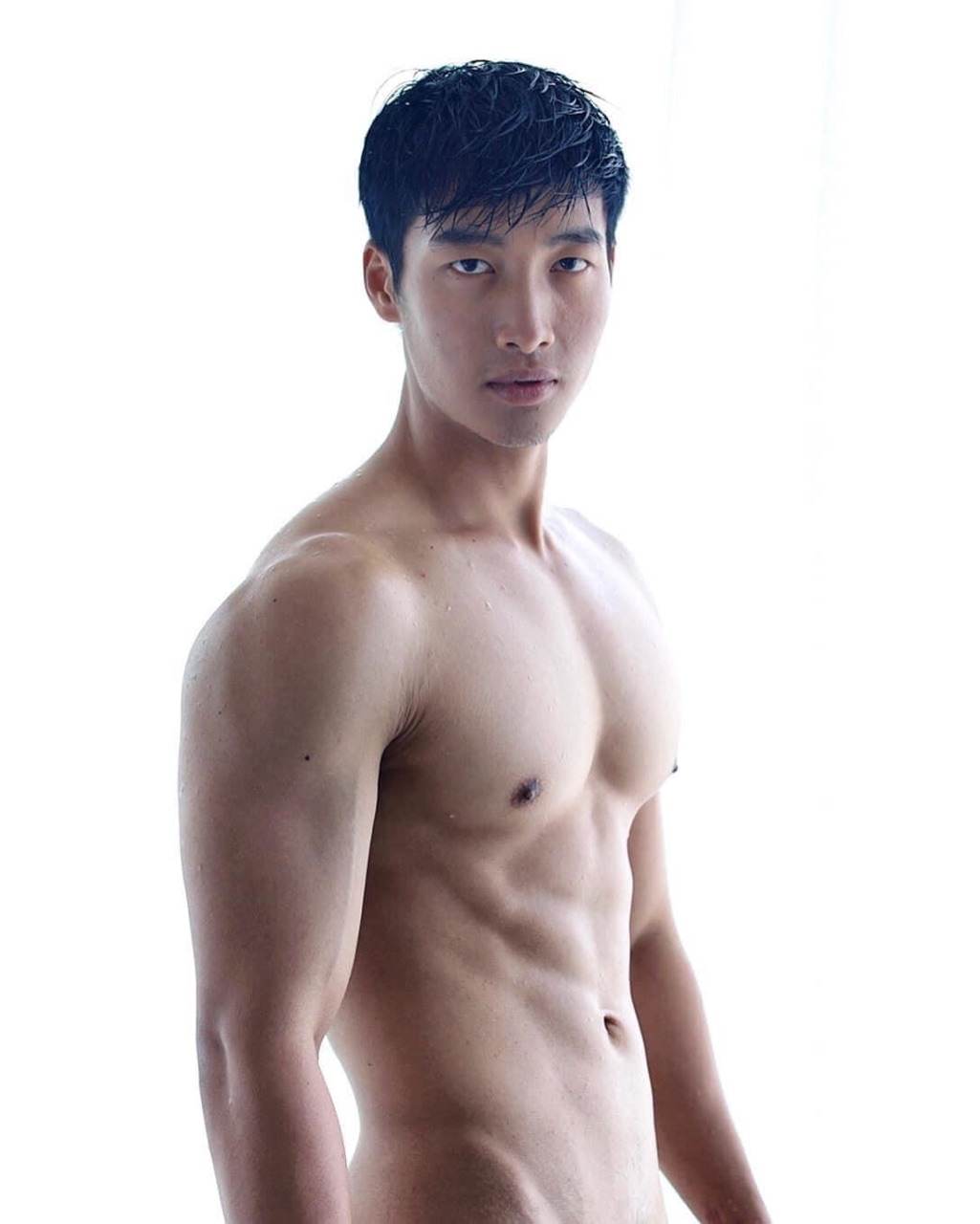 ชายหล่อ หุ่นแซ่บ 22
