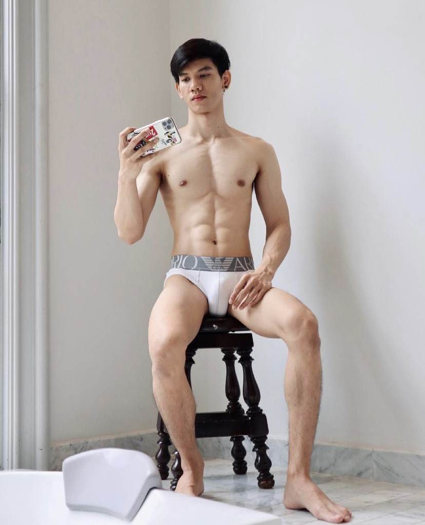 ชายหล่อ หุ่นแซ่บ 24