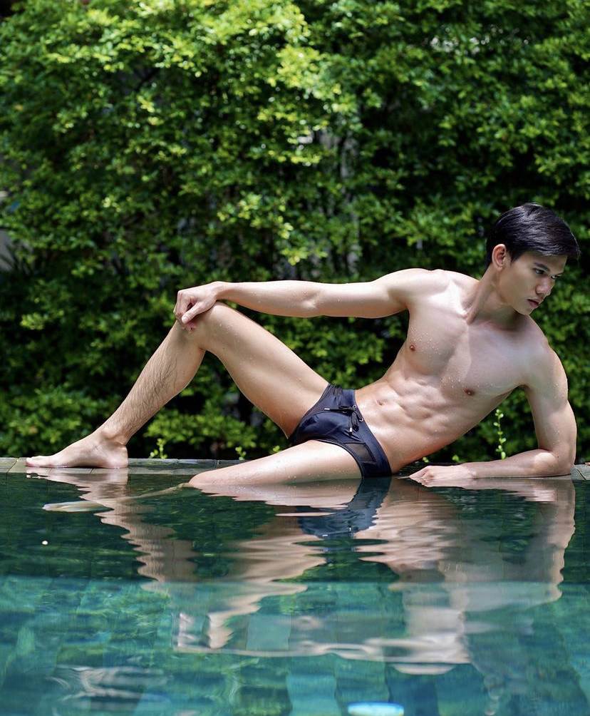 ชายหล่อ หุ่นแซ่บ 24