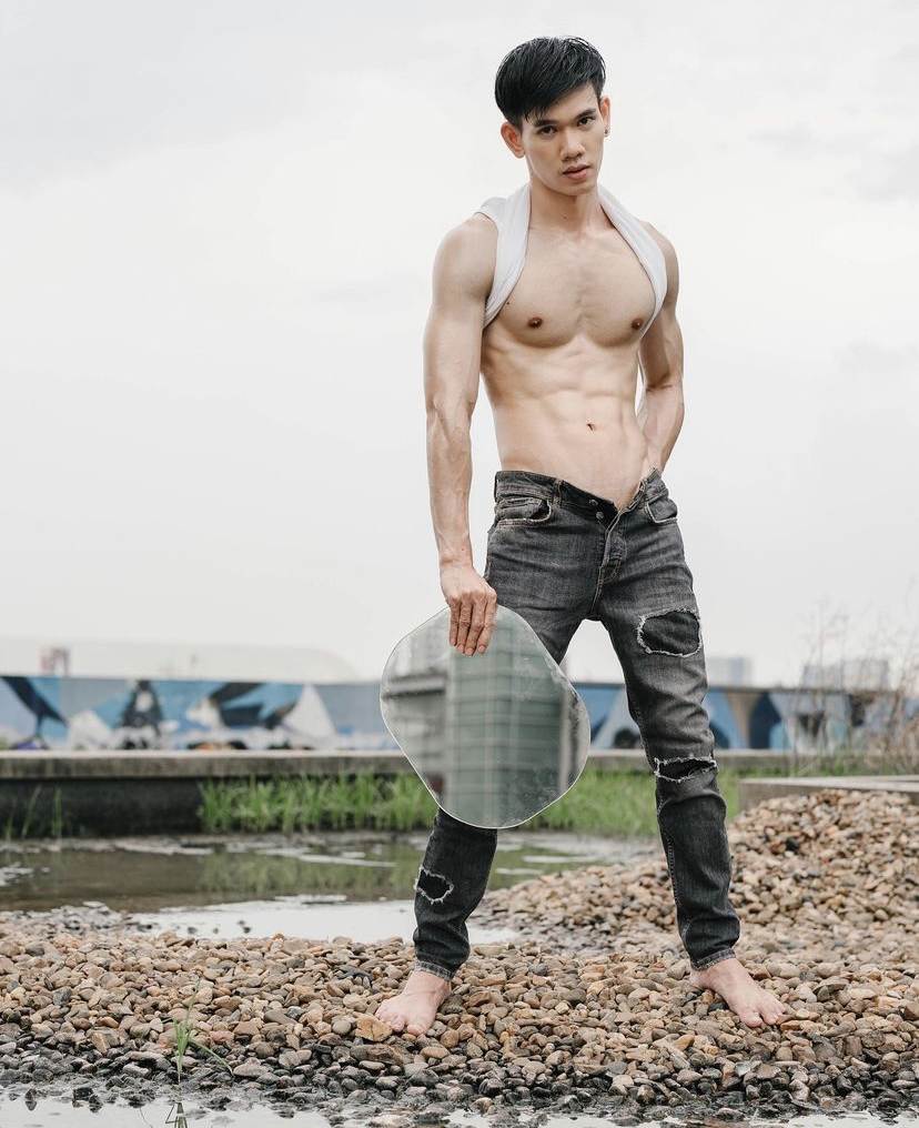 ชายหล่อ หุ่นแซ่บ 24
