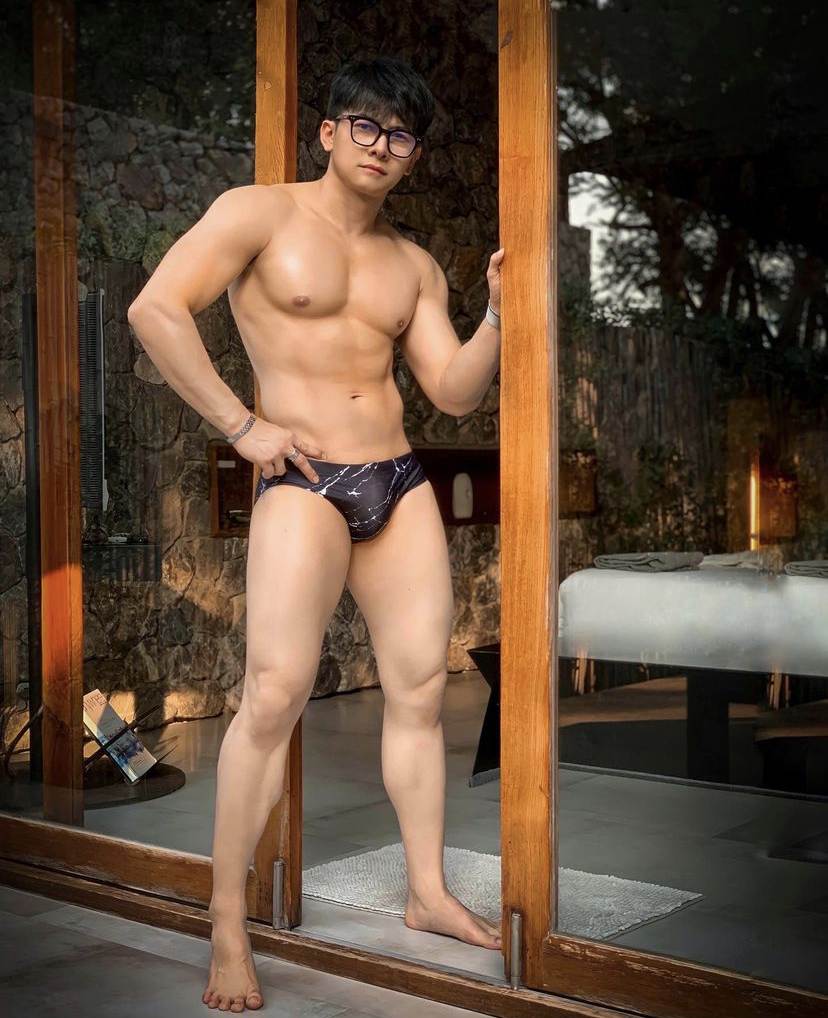 ชายหล่อ หุ่นแซ่บ 25