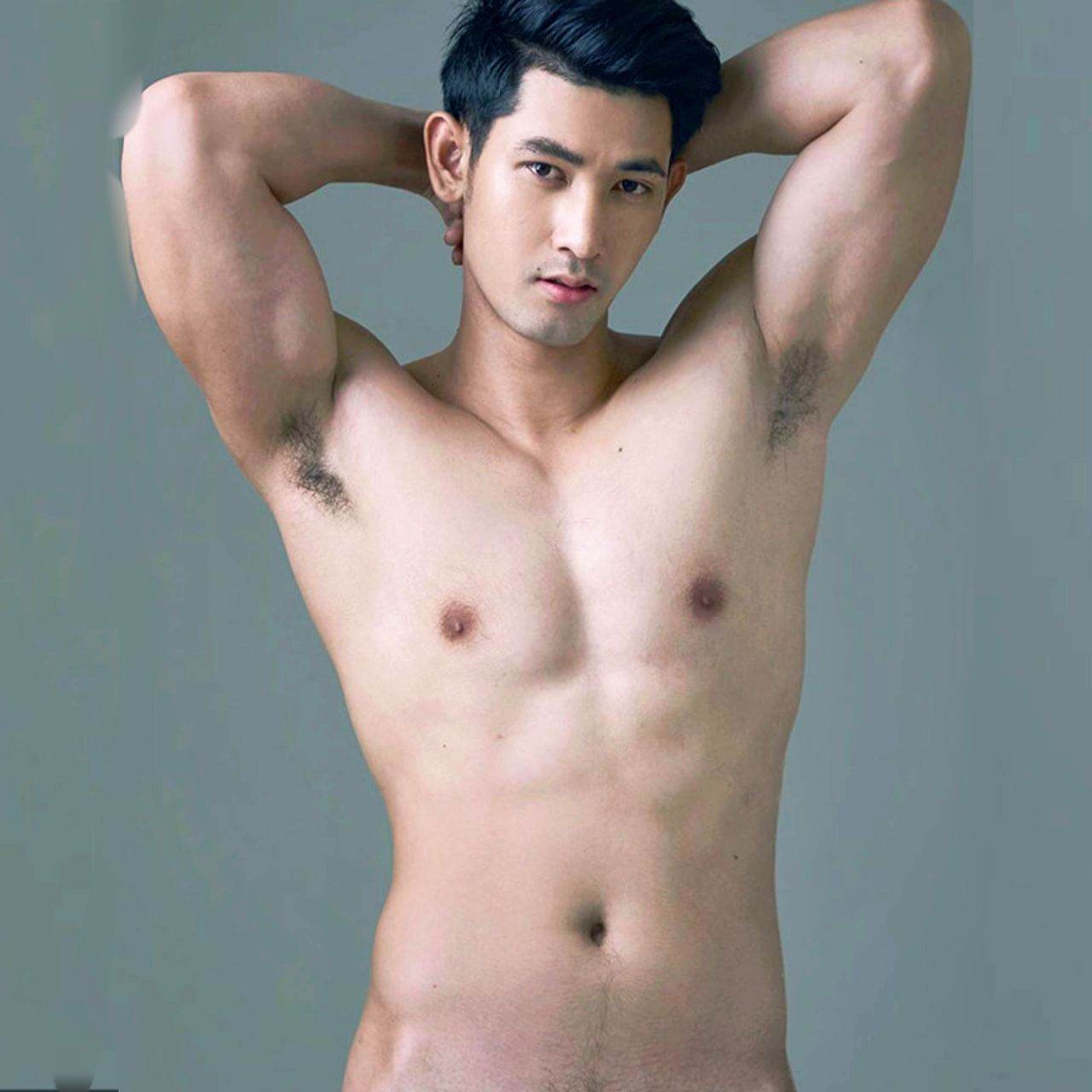 แขนยันขาแยกโน้มตัวก้ม(โรม.ภาณุพงศ์)มาเก็บสบู่ให้