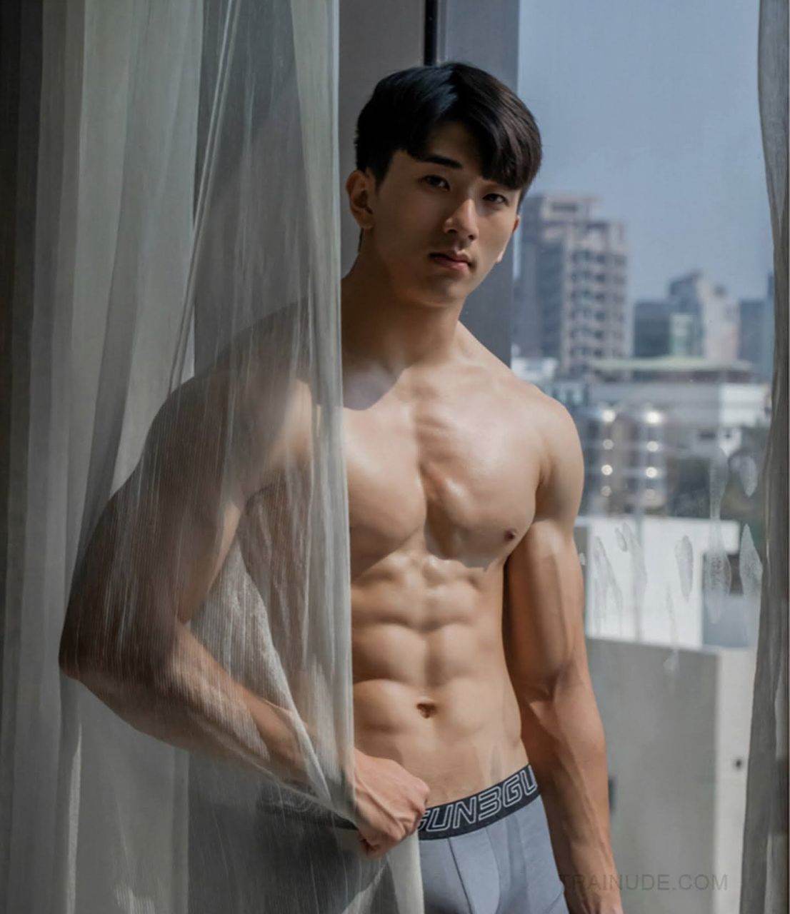 หนุ่มหล่อขึ้นปก 1027.2