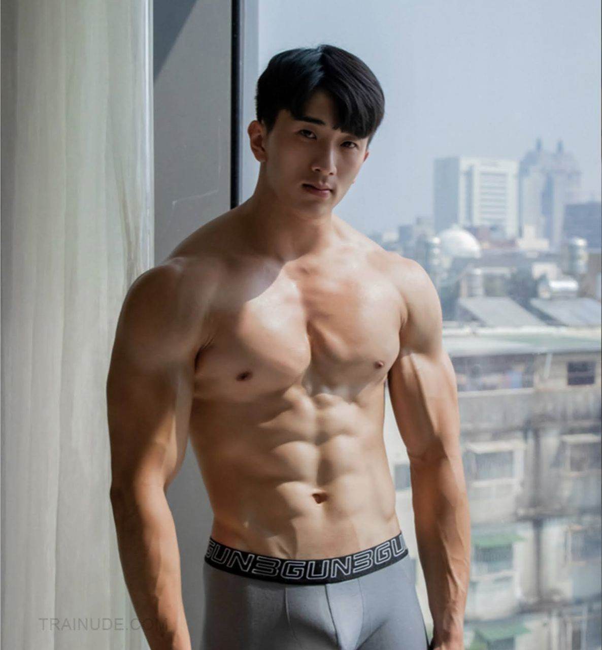 หนุ่มหล่อขึ้นปก 1027.2