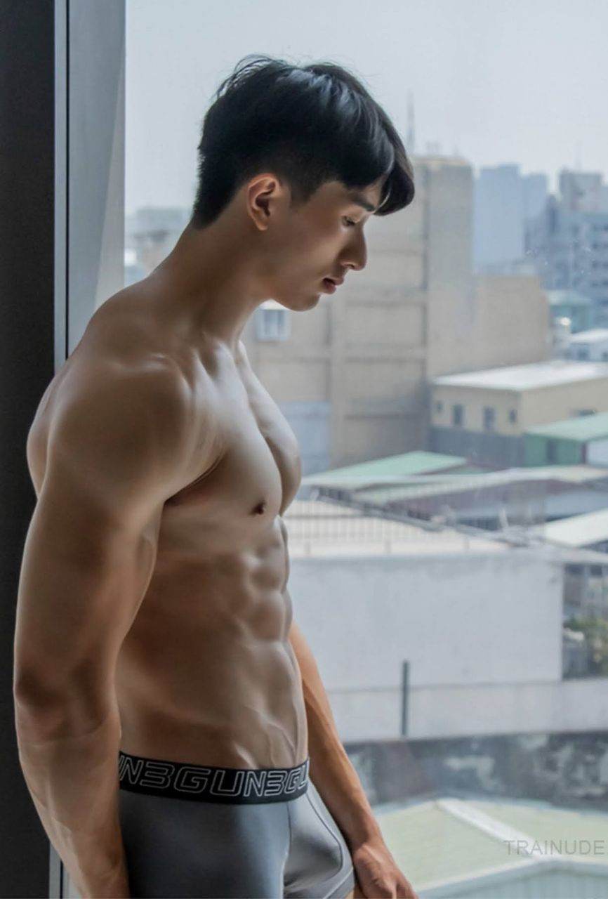 หนุ่มหล่อขึ้นปก 1027.2